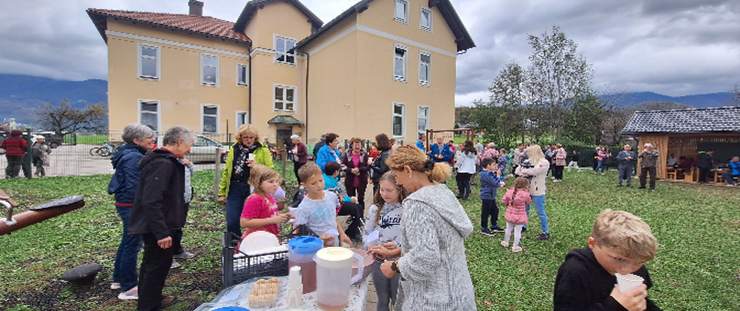 Jesensko druženje z dedki in babicami na PŠ Olševek